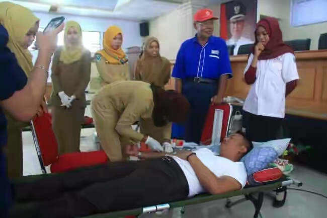 Antisipasi Kekurangan Stok Darah Di Bulan Ramadhan, Bupati Selayar Ikut Donor Darah
