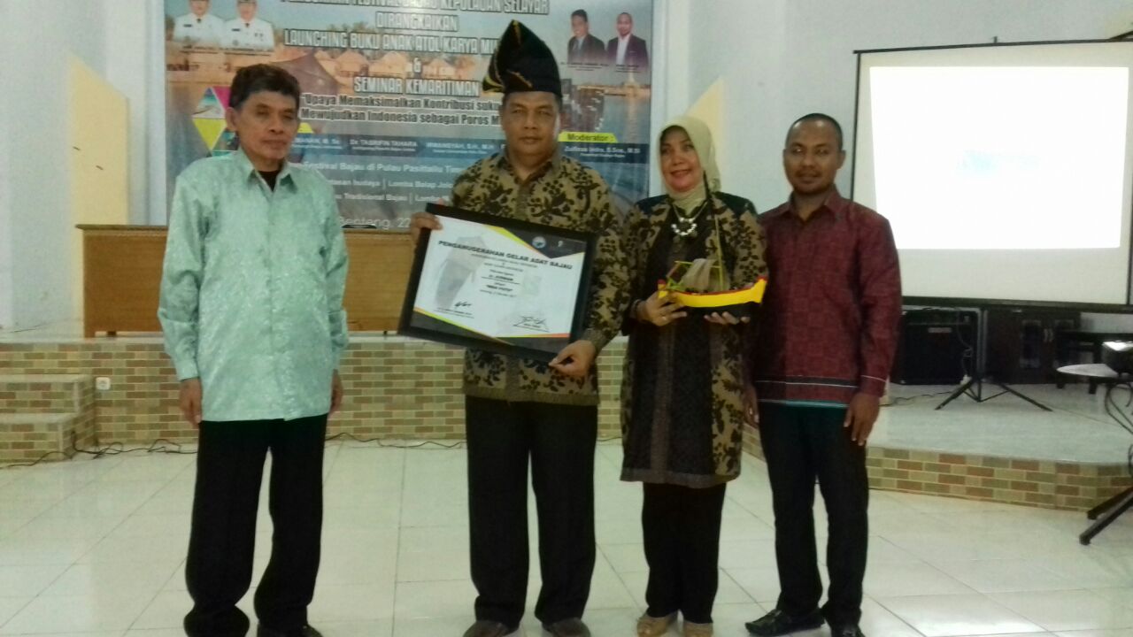 Presiden Bajau Indonesia Anugerahkan Gelar Adat Bajau Untuk Kepala Balai Taman Nasional Taka Bonerate