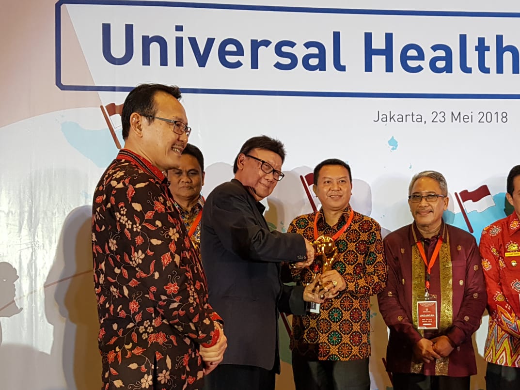 Prestasi, Bupati Selayar Kembali Raih Award Dari Mendagri di Bidang Kesehatan