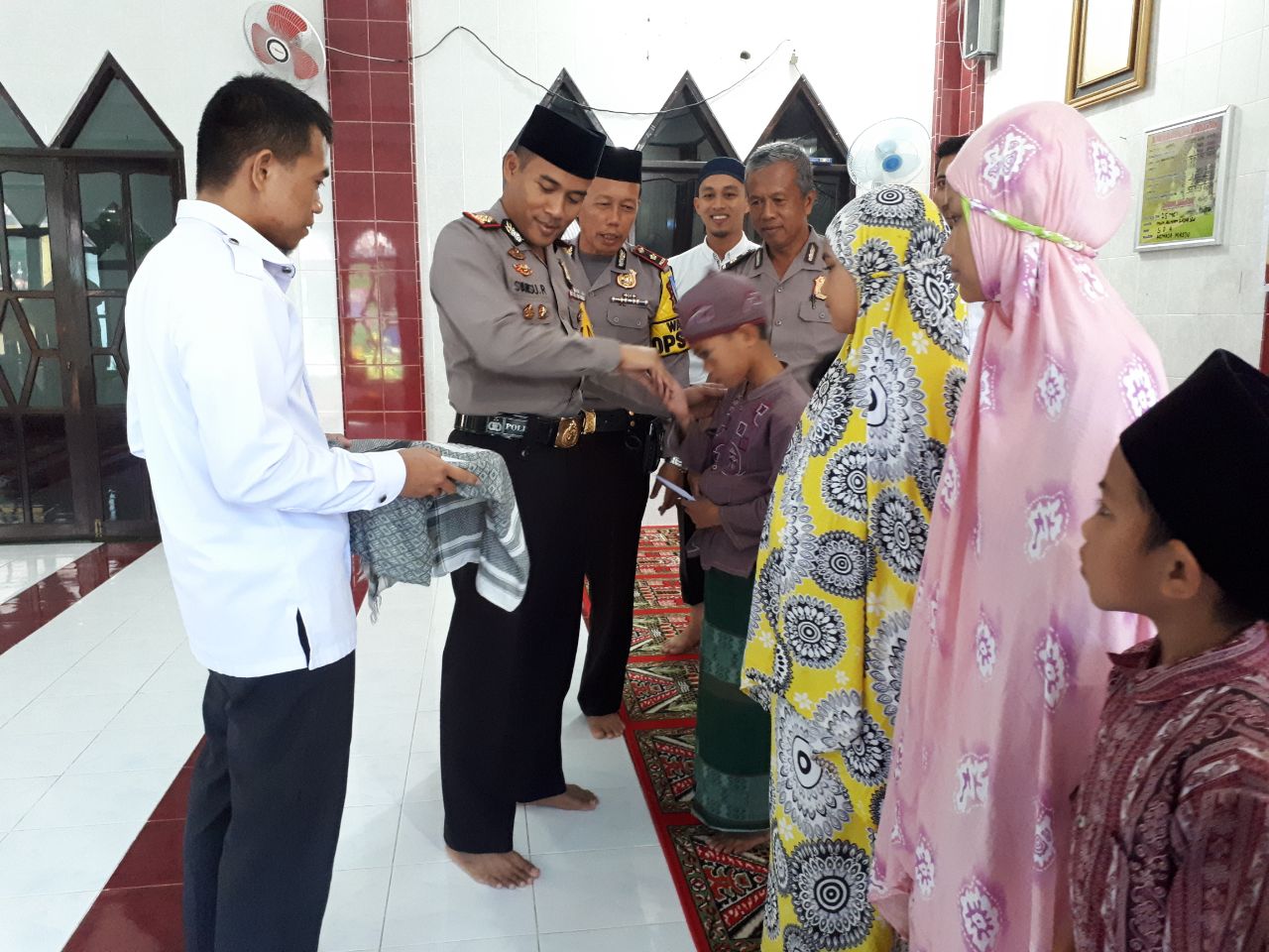 Jelang HUT Bhayangkara, Kapolres Selayar Serahkan Hadiah Juara Festival Ramadhan