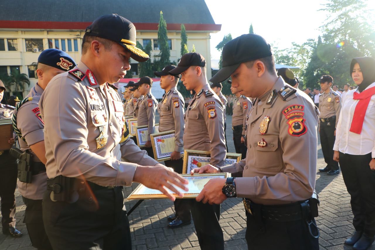 Dinilai Berprestasi, Putra Selayar Ini Kembali Raih Penghargaan Polda Sulsel