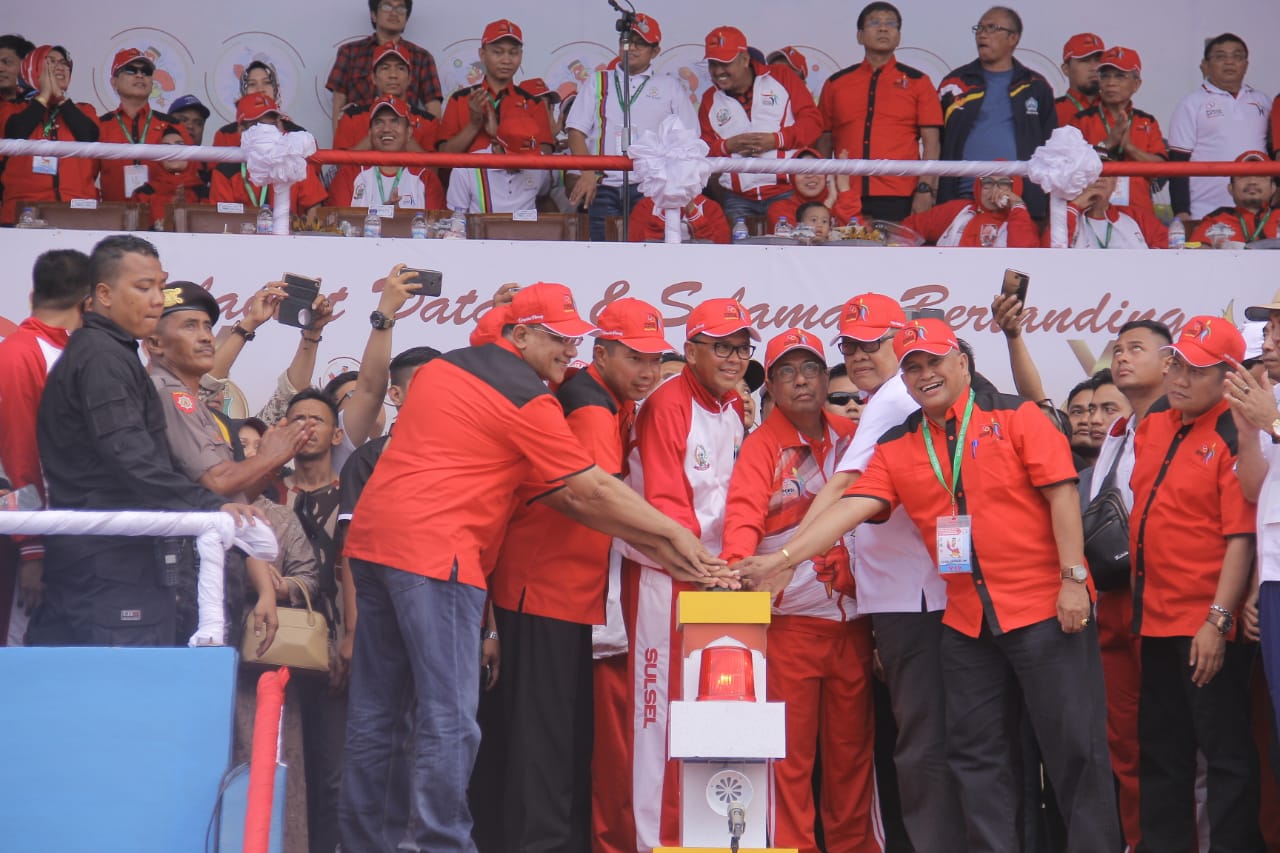 Porda XVI Sulsel Resmi Dibuka Dengan Penekan Tombol Sirine Oleh Gubernur Sulsel