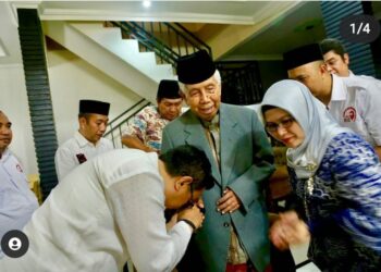 Kenangan Rapsel Ali Bersama AGH KH.Sanusi Baco, LC Semasa Hidup