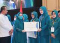 Andi Musrifah Basli Terima Penghargaan Dari Gubernur Sulsel pada Peringatan HKG PKK Ke-51