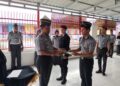 Apresiasi Kinerja Pegawai, Karutan Selayar Berikan Sertifikat Penghargaan