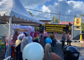 Ratusan Warga Serbu Gerakan Pangan Murah Polres Selayar, 2 Ton Beras Ludes dalam 2 Jam