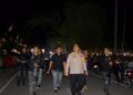 Kapolres Selayar Pimpin Langsung Patroli Jalan Kaki di Bazar UMKM Lapangan Pemuda Benteng