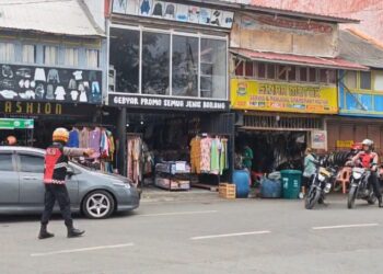 Patmor Samapta Polres Selayar Laksanakan Patroli, Sasar Kendaraan Parkir di Badan Jalan dalam Kota Benteng