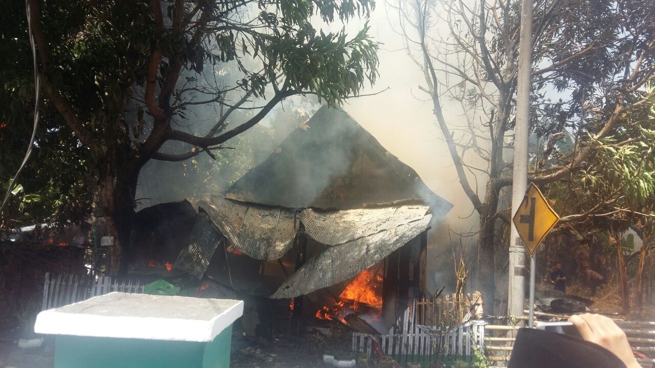 Rumah Ludes Terbakar