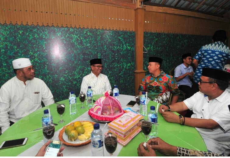 Wakil Gubernur Sulsel Buka Puasa Bersama di Kediaman Wakil Bupati Selayar