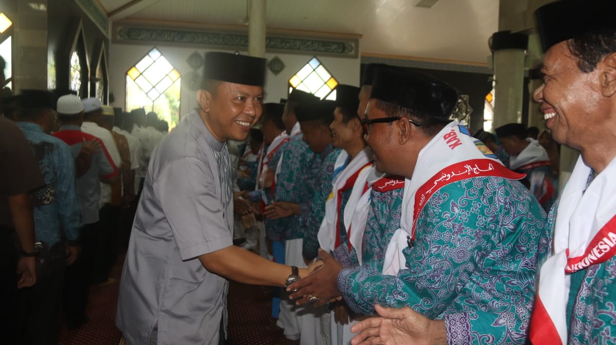 114 Calon Jamaah Haji Asal Selayar Resmi Dilepas Bupati