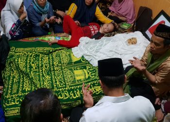 Wakapolda Sulsel melayat ke rumah duka istri Ustadz Nur Maulana