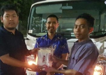 Mengatasi masalah sampah, Pemuda je’netallasa ini mengapresiasi adanya mobil truk sampah di desanya