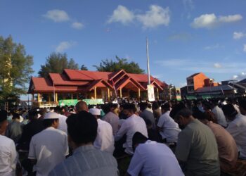 Ribuan Jemaah Ikuti Sholat Id di Lapangan Pemuda Benteng Selayar