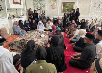Suasana Penuh Haru, Warnai Kedatangan Keluarga Besar  Rapsel Ali dari Selayar