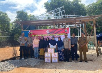 Polres Selayar Gelar Baksos Pengadaan 3 Sumur Bor, Bedah Rumah dan Bagi Sembako di Desa Tamalanrea