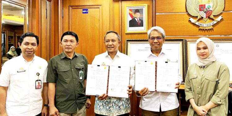Bupati Selayar dan Ditjen KSDAE Teken MoU Penguatan Pengelolaan Taman Nasional Takabonerate